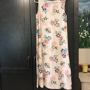 Long sleeveless tunic style dress
